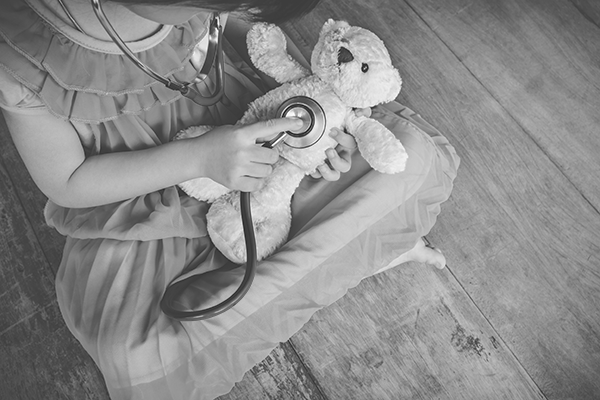 Child diagnosing bear